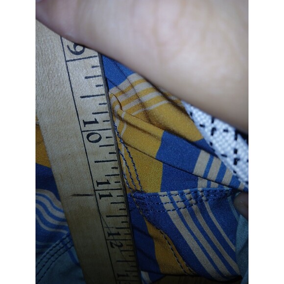 Salty Crew Board Shorts Horizontal Stripes Mens Sz 33x9 Multi Stretch Quick Dry - Picture 7 of 15